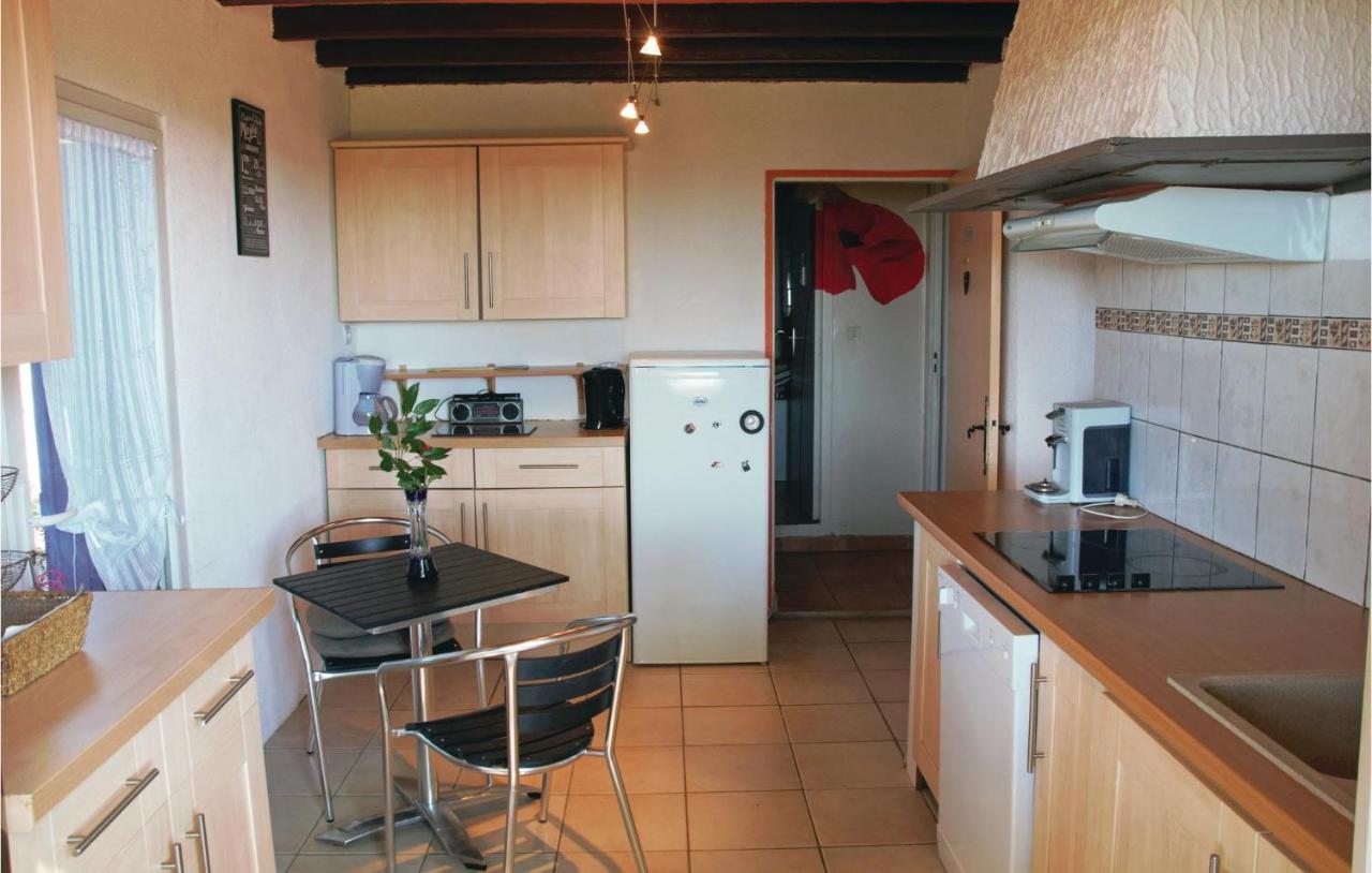 Gorgeous Home In Lavardac With Kitchen ภายนอก รูปภาพ